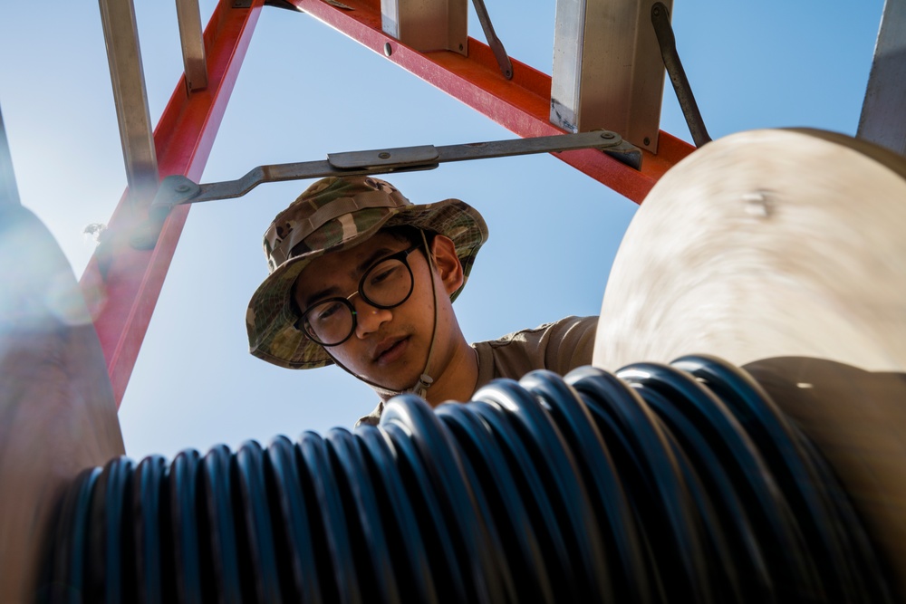 380th ECS brings radio communcations to the flight line