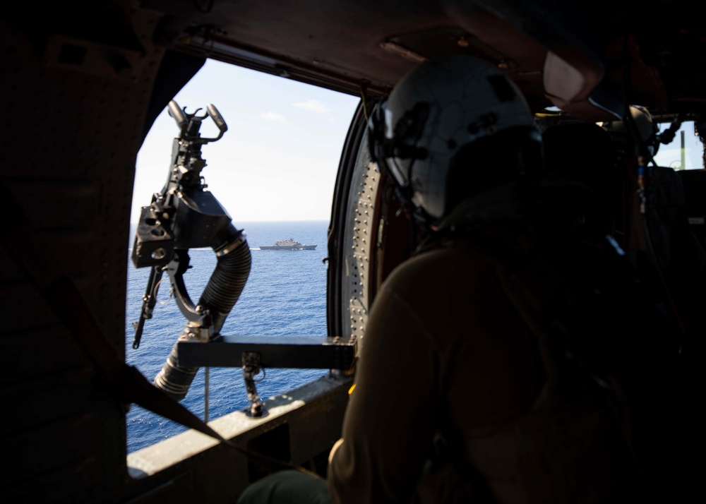 HSC 22 Sailor Participates in Flight Ops