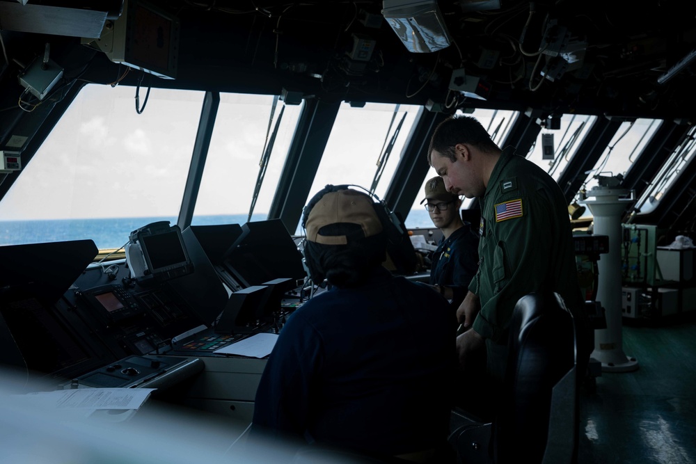 USS Sioux City and HSC 22 Sailors Discuss Flight Operations