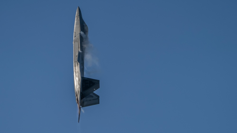 Friday Sights: F-22 Demo Team Practice