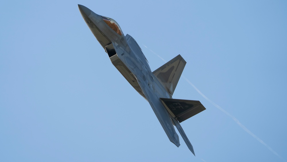 Friday Sights: F-22 Demo Team Practice