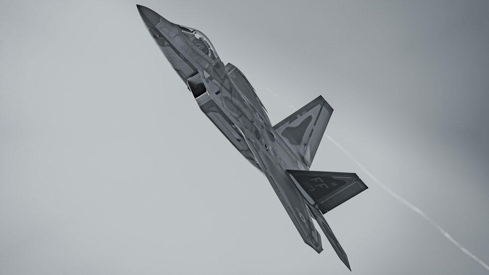 Friday Sights: F-22 Demo Team Practice