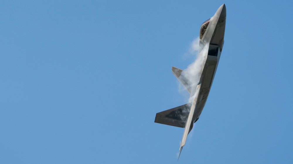 Friday Sights: F-22 Demo Team Practice