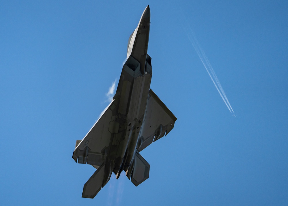 Friday Sights: F-22 Demo Team Practice