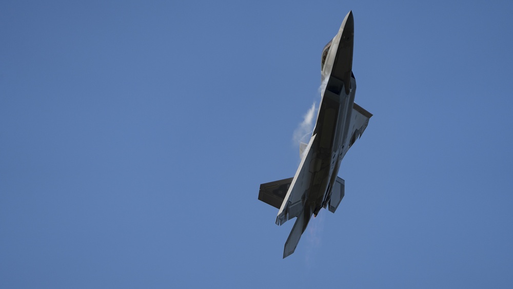 Friday Sights: F-22 Demo Team Practice