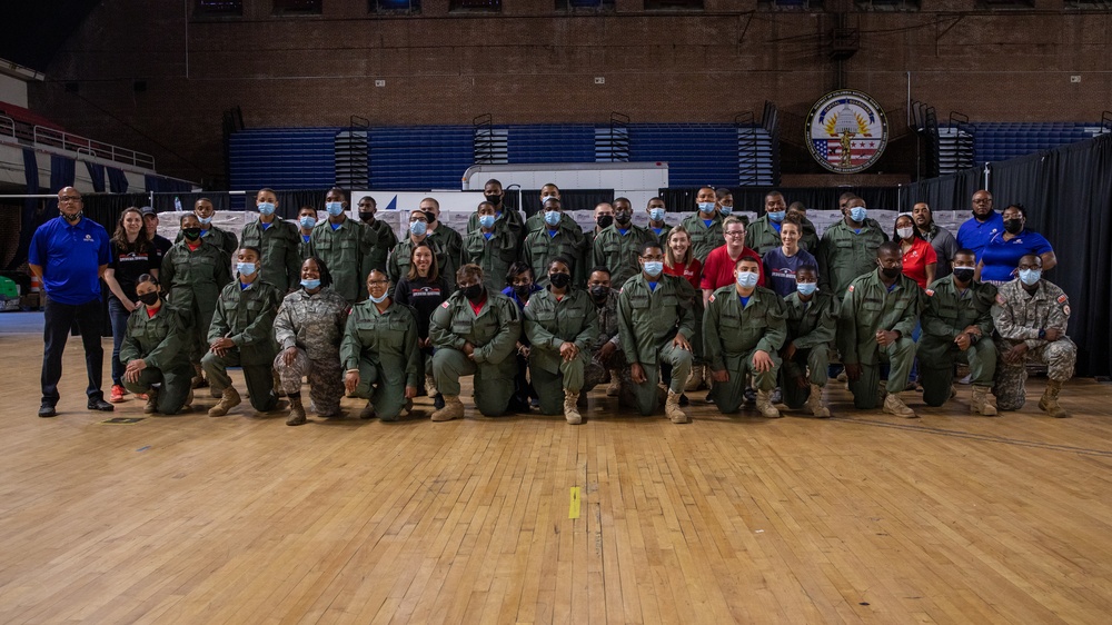 Capital Guardian Youth ChalleNGe cadets volunteer at D.C. Armory
