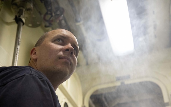 USS Sioux City Sailor Tests Air Flow and Ventilation