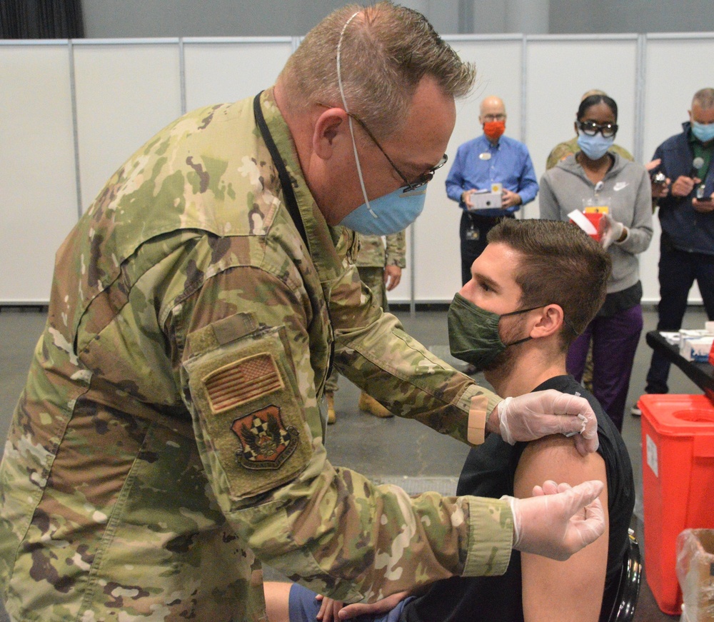 600,000th Jab at Javits Center
