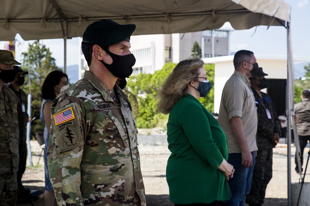 Ribbon cutting ceremony for helicopter landing pad in Tegucigalpa