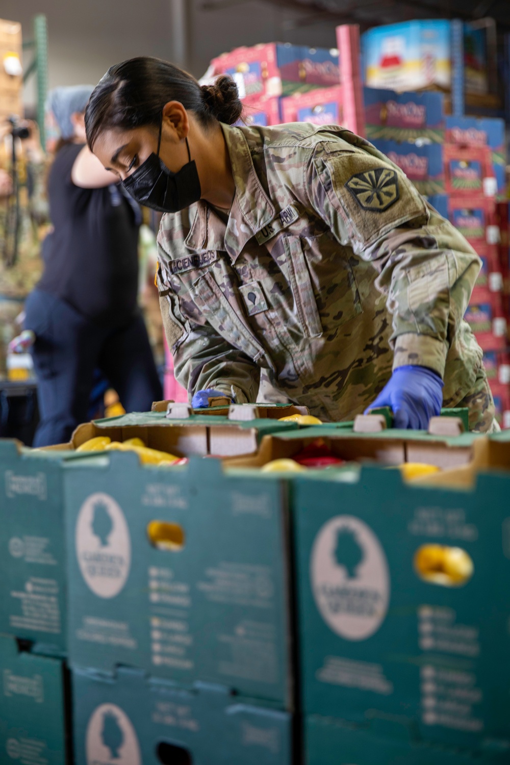 AZNG Helps Local Food Bank