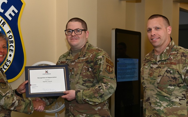 AAFES recognizes airman