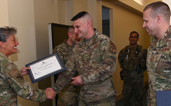 AAFES recognizes airman