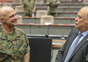 US Marine Corps Forces South welcomes 3-star commander