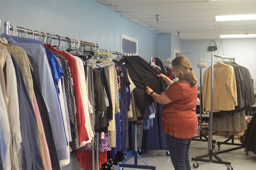 Clothing voucher program to provide business attire for Fort Campbell Soldiers, spouses