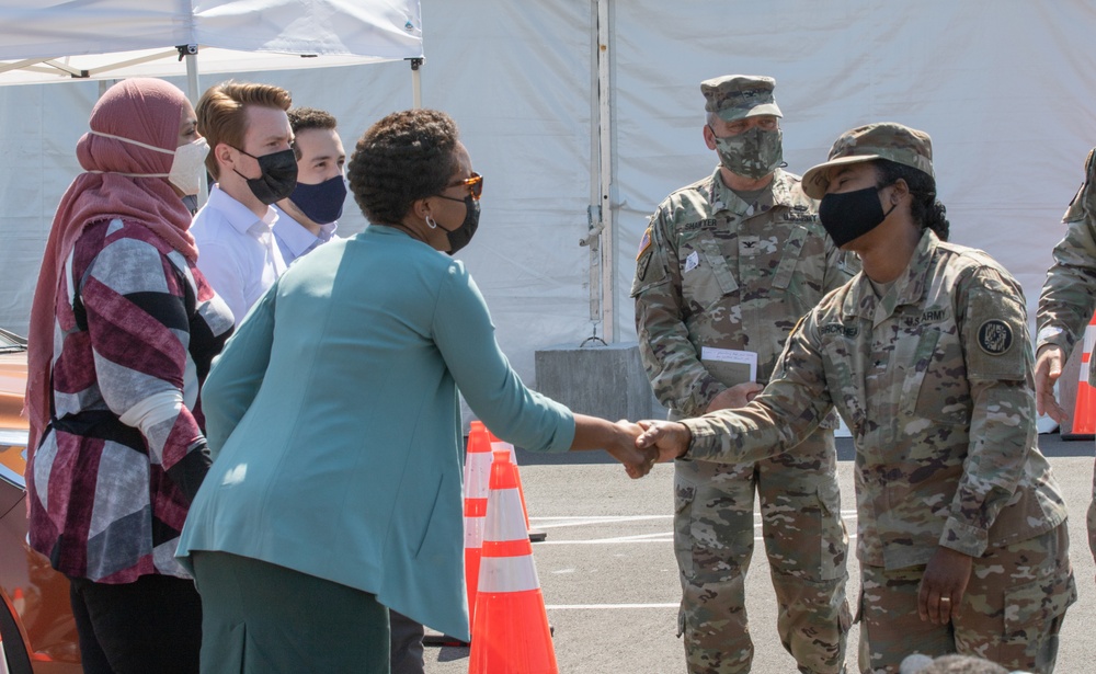 The Greenbelt Metro CVC hosts distinguished visitors from the White House