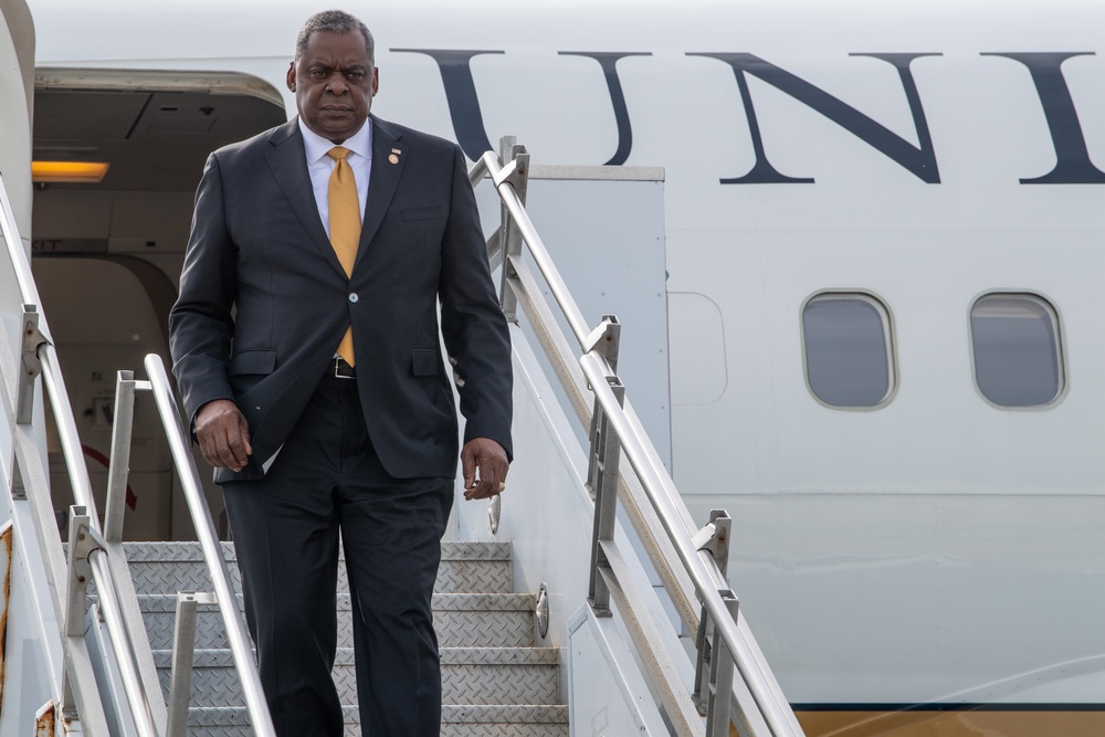 Secretary of Defense Lloyd J. Austin III attends U.S. Military Academy at West Point graduation