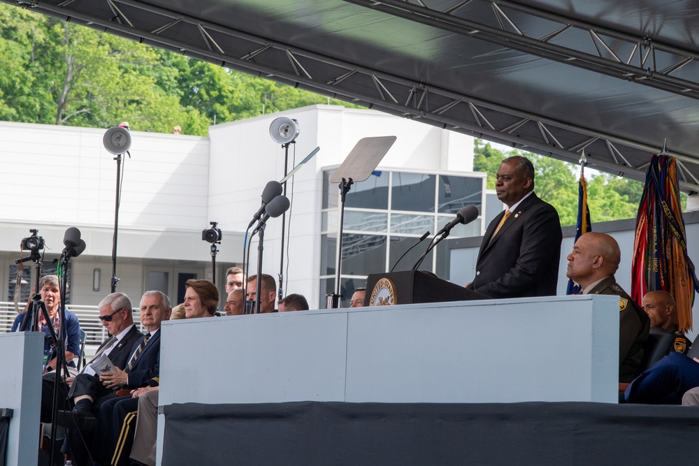 Secretary of Defense Lloyd J. Austin III attends U.S. Military Academy at West Point graduation