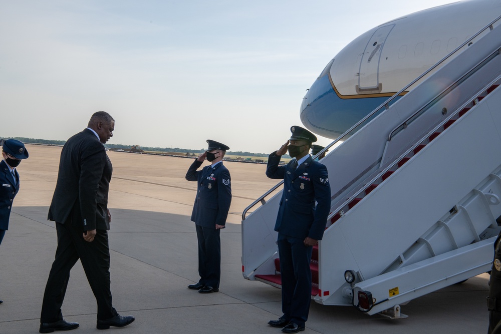 Secretary of Defense Lloyd J. Austin III attends U.S. Military Academy at West Point graduation