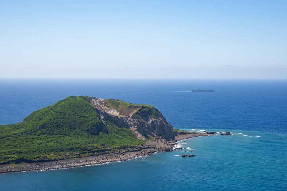 USS Ronald Reagan (CVN 76) Steams Off the Coast of Iwo To