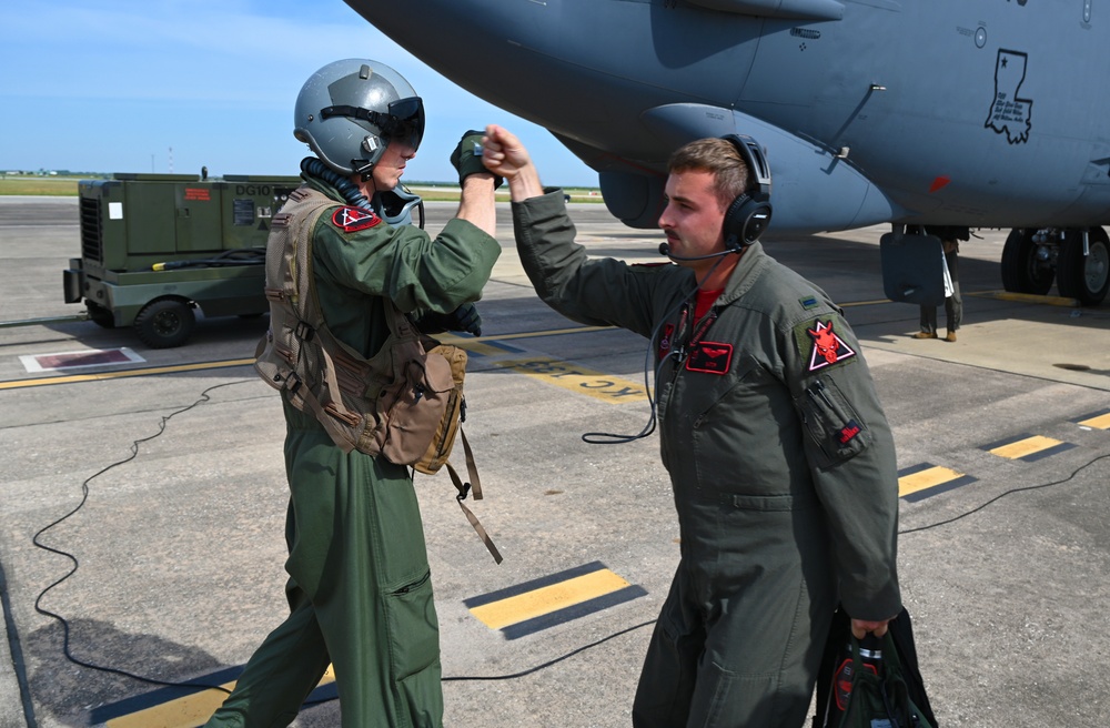 B-52s integrate with Latvian JTACs