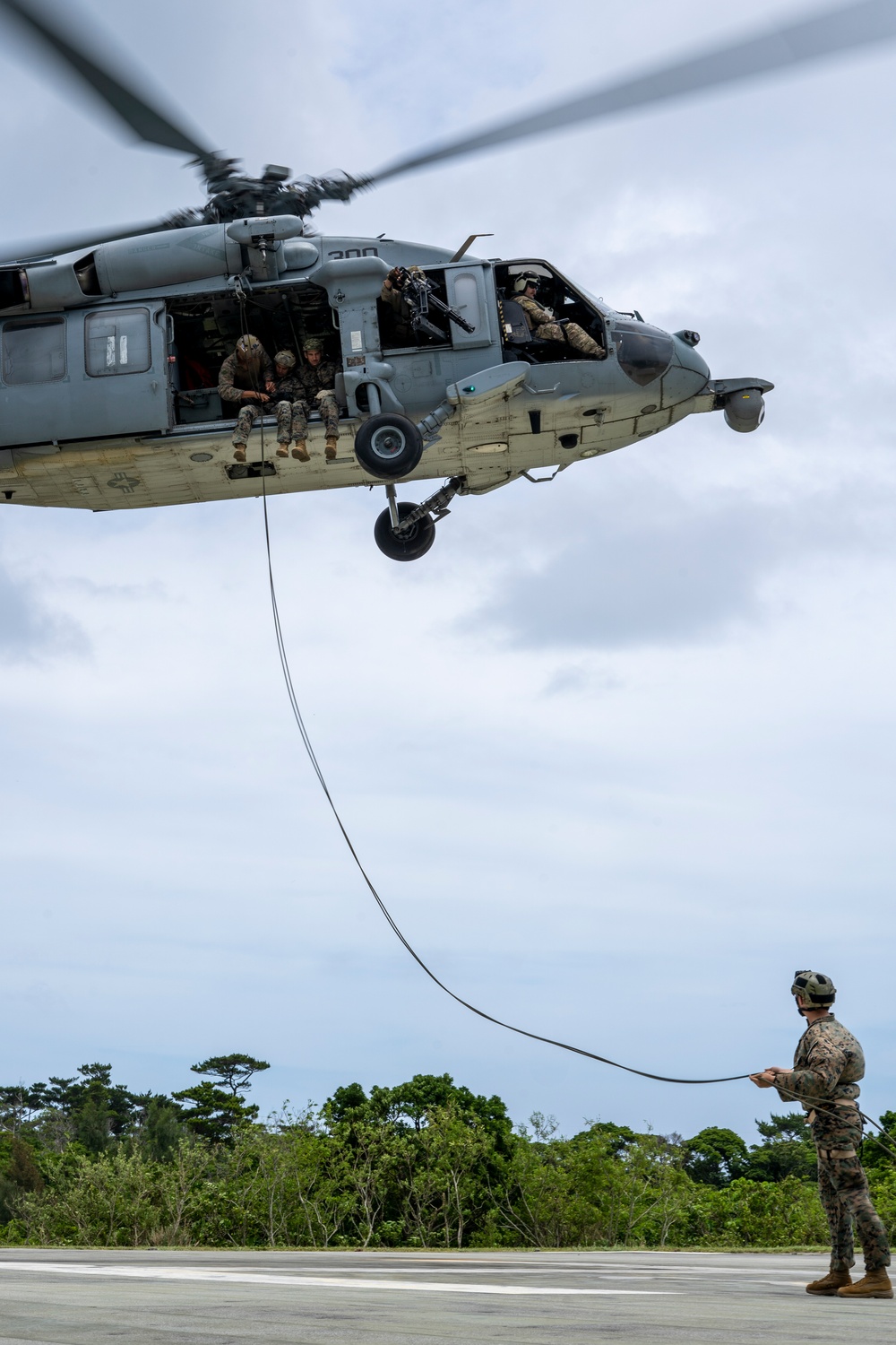 Reconnaissance Marines Conduct SPIE Rigging