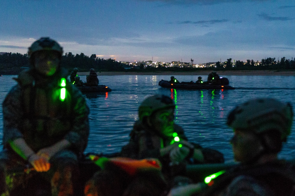 Boat Company Conducts Amphibious Night Raid Rehearsals