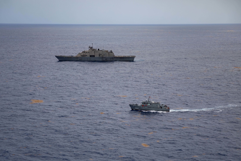 USS Sioux City Conducts a Bi-Lateral Maritime Interdiction Exercise With the Dominican Republic Navy