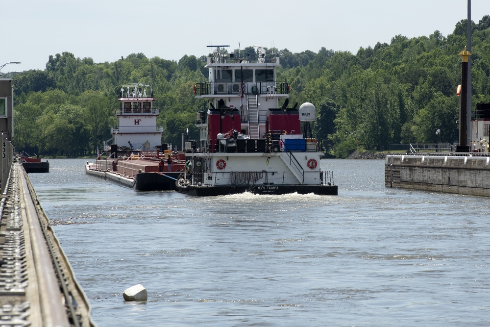 Cheatham Lock helps fuel Middle Tennessee in wake of pipeline shutdown