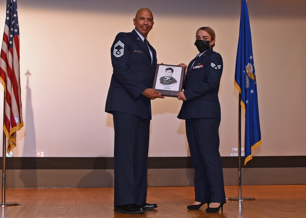 ALS Class 21-D Graduates