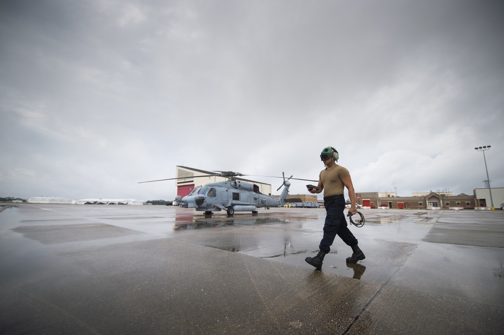MH-60 Prepares for lift