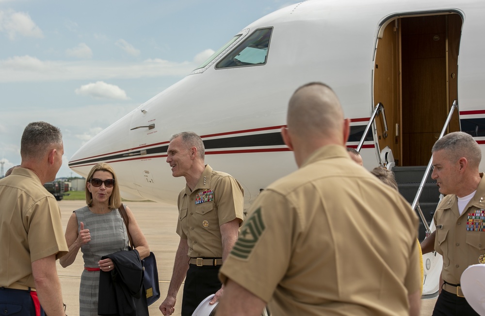ACMC and MCRC CG Visit the 8th Marine Corps District