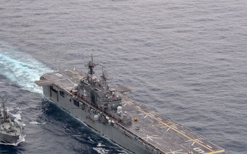 Japanese oiler resupplies USS America at sea