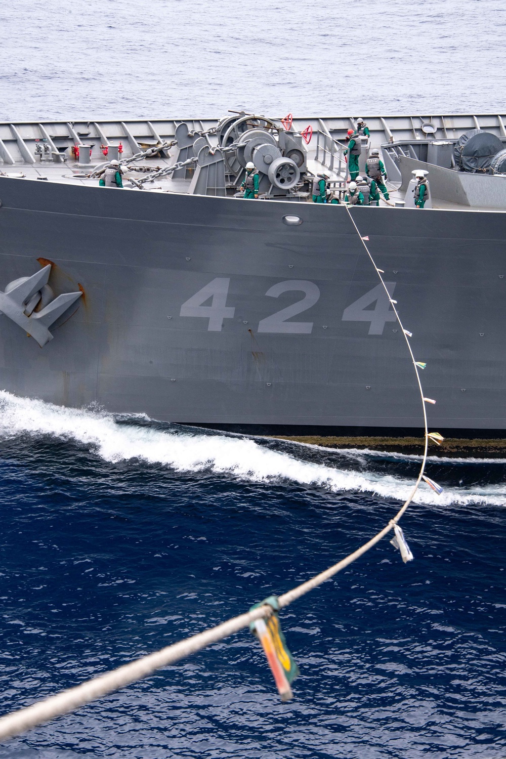 USS America conducts RAS with JS Hamana