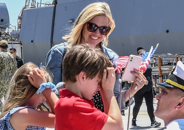 USS Somerset Returns San Diego