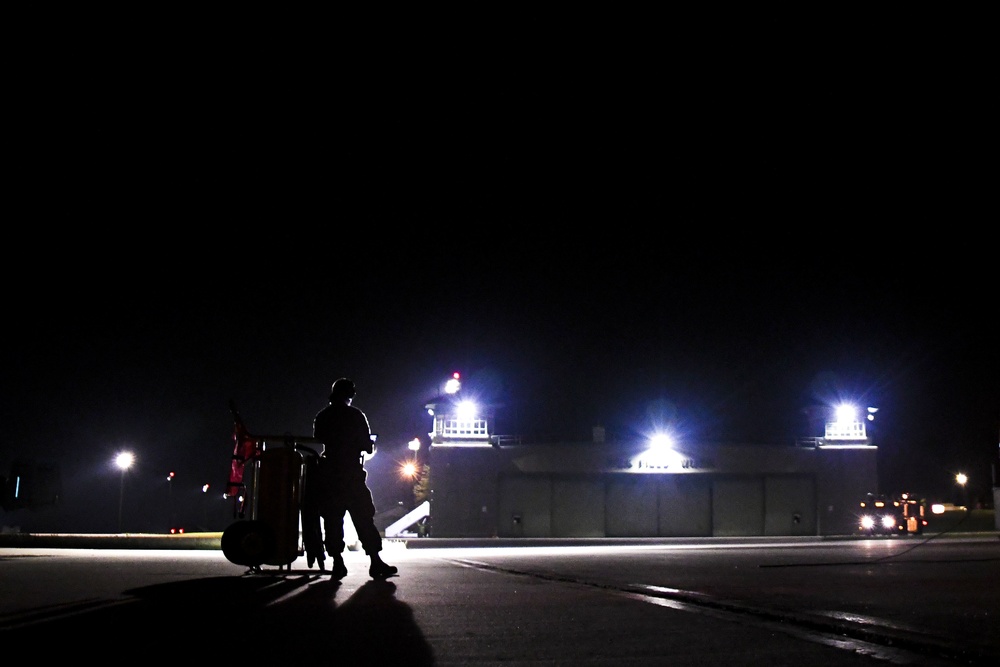 354th performs hot refueling at night