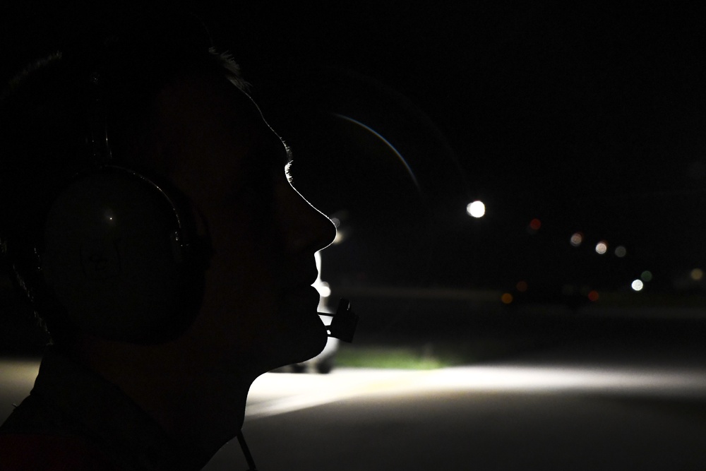 354th performs hot refueling at night