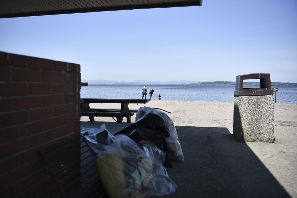 Misawa 5/6 Warrior’s Beach Clean Up