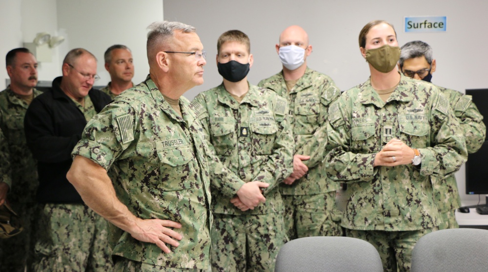 Vice Adm. Jeffrey Trussler Visits IWTC San Diego