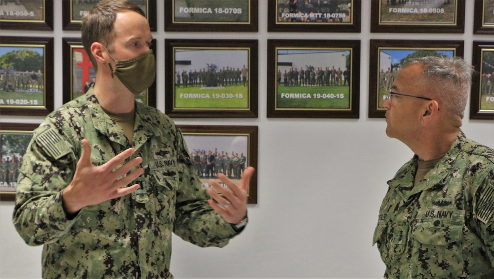 Vice Adm. Jeffrey Trussler Visits IWTC San Diego