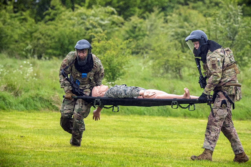 422, 423 SFS come together for Force on Force training