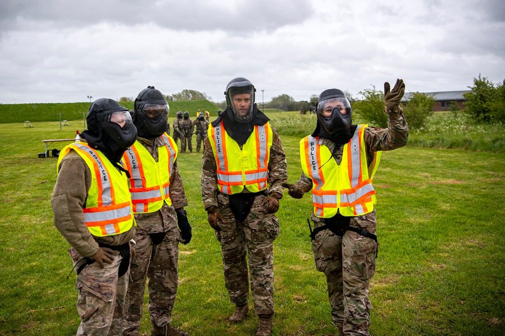 422, 423 SFS come together for Force on Force training