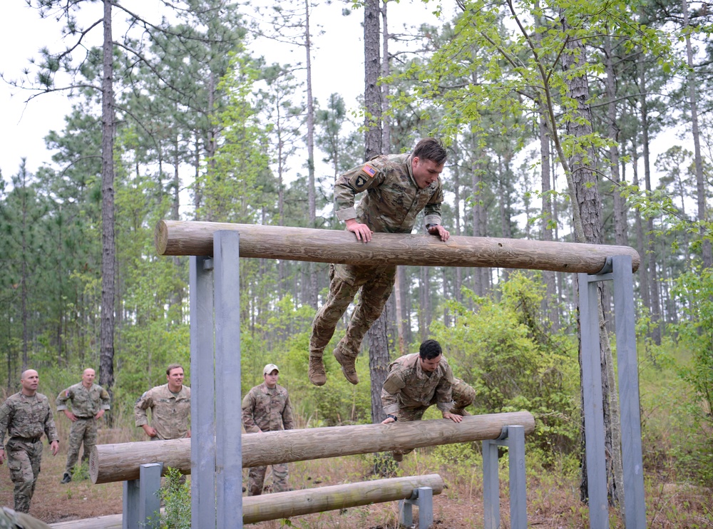 DVIDS - Images - USAJFKSWCS Soldiers Compete in Commander's Cup [Image ...