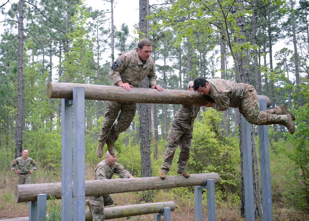 USAJFKSWCS Soldiers Compete in Commander's Cup