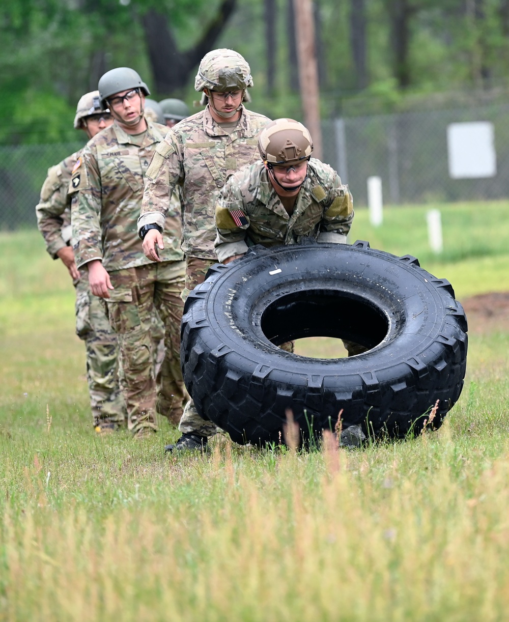 USAJFKSWCS Soldiers Compete in Commander's Cup