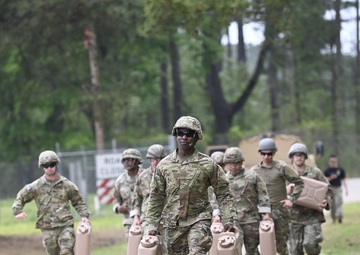 USAJFKSWCS Soldiers Compete in Commander's Cup