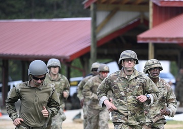 USAJFKSWCS Soldiers Compete in Commander's Cup