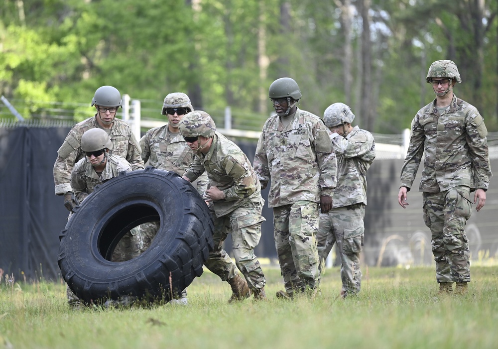 USAJFKSWCS Soldiers Compete in Commander's Cup