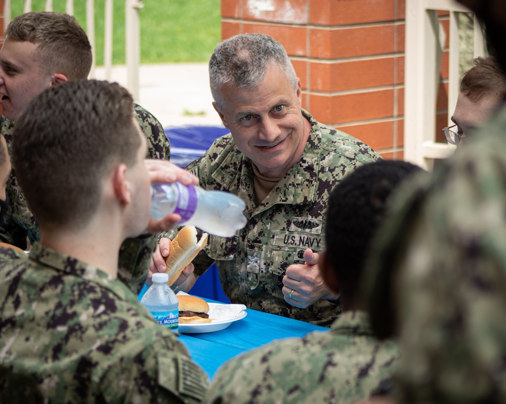 Submarine Learning Center Leadership Visits Submarine Accession Students at Training Support Center Great Lakes