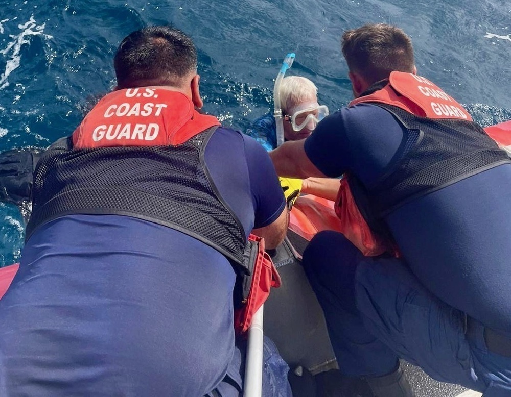 Coast Guard crews rescue diver in distress off Dutchcap Cay in St. Thomas, U.S. Virgin Islands