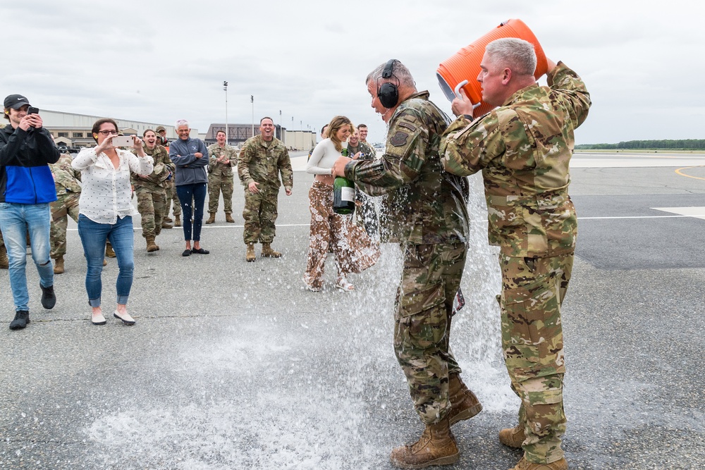 436th MXG commander receives C-17 final flight